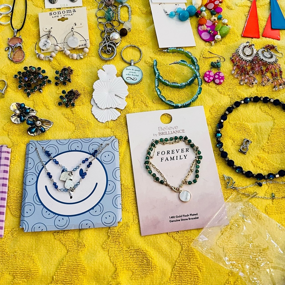Bulk Jewelry Collection - Picture 4 of 9
